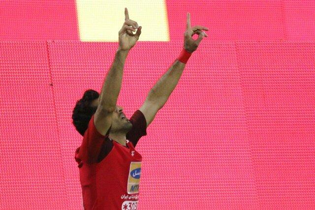 پرسپولیس یک – نساجی صفر/ سرخ‌ها ۱۰ نفره صدرنشین شدند