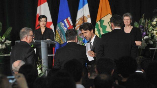 مراسم ۲۳۰۰ نفری یادبود کشته‌شدگان هواپیمای اوکراینی در کانادا (+عکس)