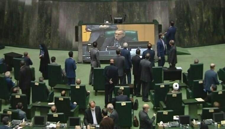 جدال ۲ نماینده بر سر واژه «ولایت مطلقه فقیه» /ادیانی:أین تذهبون؟ طرفدار کدام جمهوری اسلامی هستید /رحیمی: مجلس را متهم به ضدولایت بودن کردید