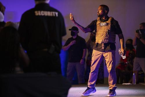 از «کیم کارداشیان» بیاموزیم