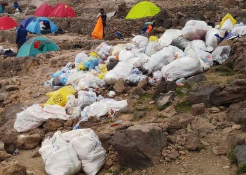 زبالههای یک تنی کوه دماوند + عکس زبالههای یک تنی کوه دماوند + عکس