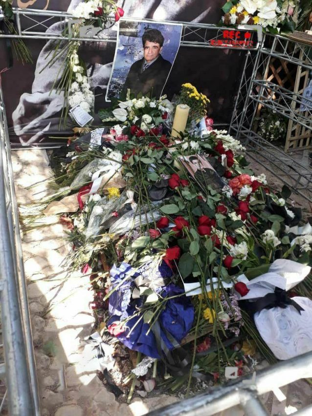 حضور خانواده استاد شجریان بر مزار ایشان/ عکس|خبر فوری