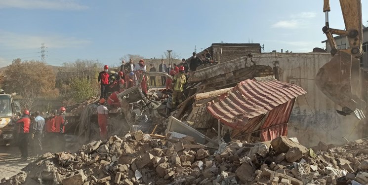 تریلر ترمز برید و با ورود به منزل مسکونی ۳ تن را کشت/ عکس تریلر ترمز برید و با ورود به منزل مسکونی ۳ تن را کشت/ عکس