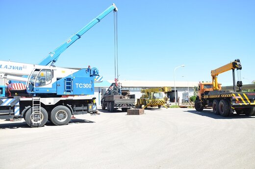 دستگیری سارقی که با جرثقیل اجاره‌ای، خودروها را می‌برد و می‌فروخت