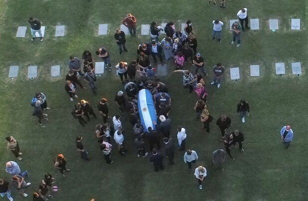 مارادونا به خاک سپرده شد/ عکس|خبر فوری