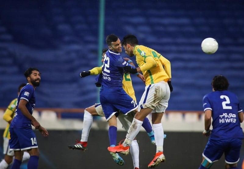 استقلالی‌ها از ابتدای بازی معترض بودند/ داور را تحت تاثیر قرار دادند