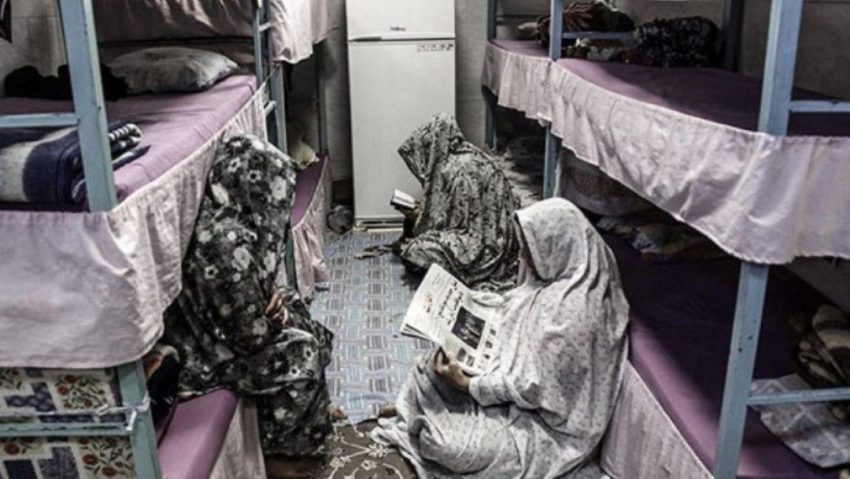 رقیه در زندان قزوین مادر شد