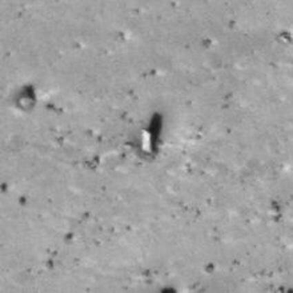 ستون‌های فلزی اسرارآمیز؛ یک شوخی هنری با چاشنی فرازمینی!|خبر فوری