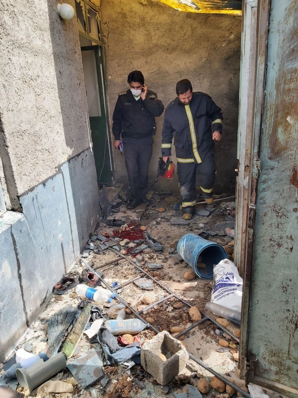 انفجار شدید ترقه دست‌ساز خانه‌ای را ویران کرد/ تصاویر