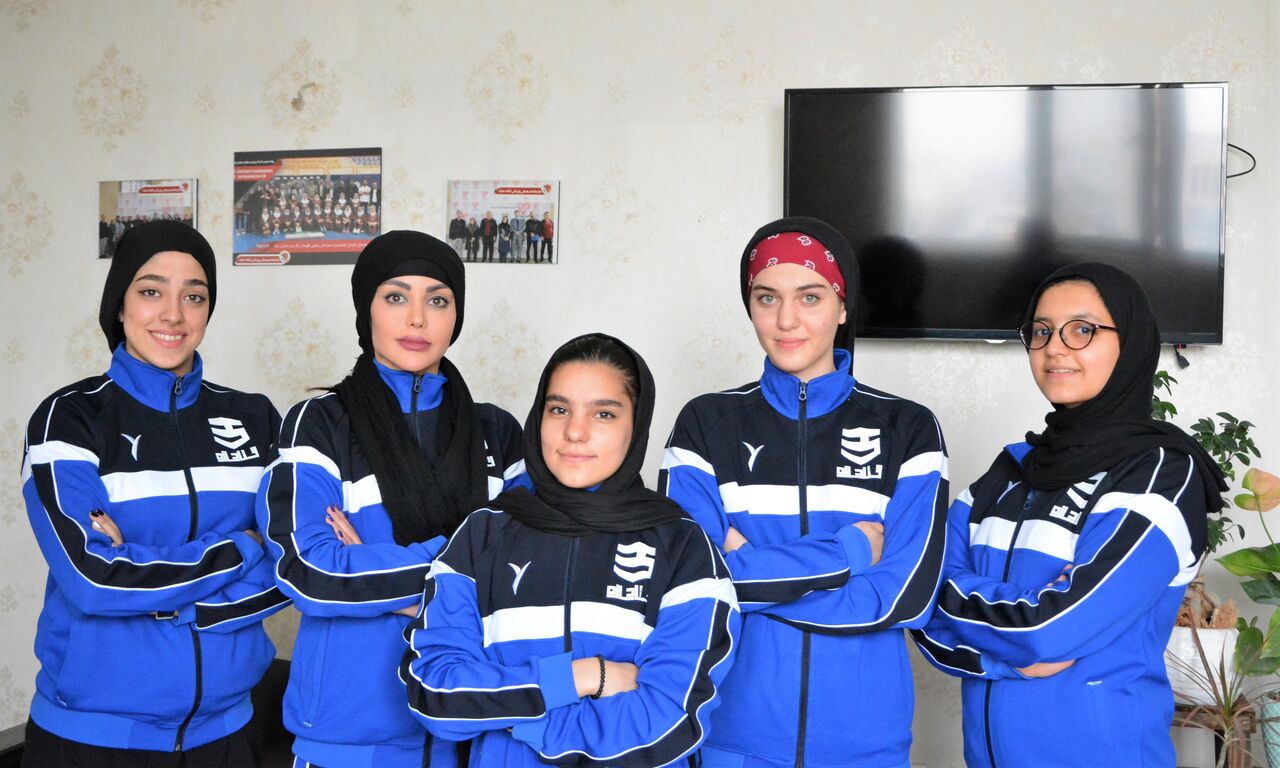 زنان شناگر مشهدی رکورد زدند|خبر فوری