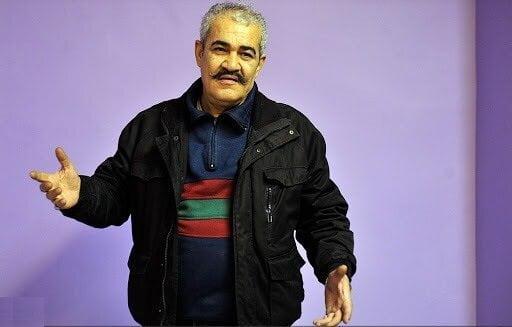 فردین سرم را بوسید و هزارتومان در جیبم گذاشت