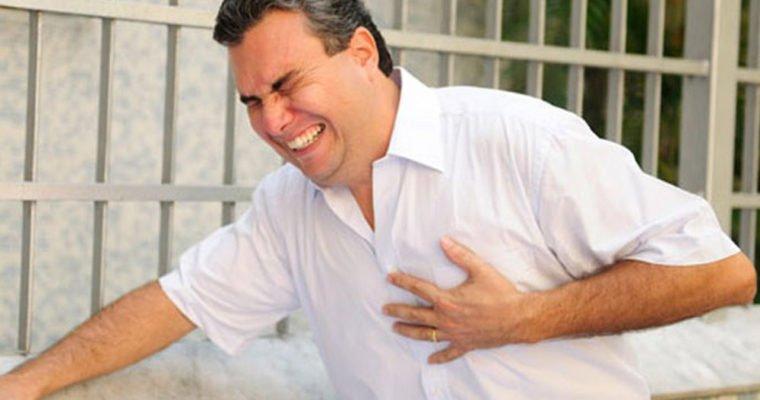 ۸ درد در ناحیه‌ی قفسه‌ی سینه که با حمله قلبی اشتباه می‌گیریم