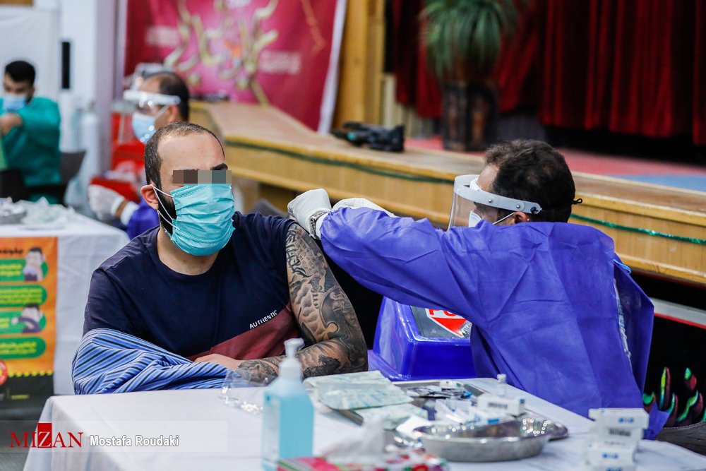 واکسیناسیون زندانیان علیه ویروس کرونا به طور رسمی آغاز شد