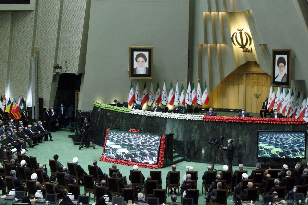 ۲ گزینه نزدیک به وزارت خارجه و معاون اولی/ چراغ هسته ای روشن شد ۲ گزینه نزدیک به وزارت خارجه و معاون اولی/ چراغ هسته ای روشن شد