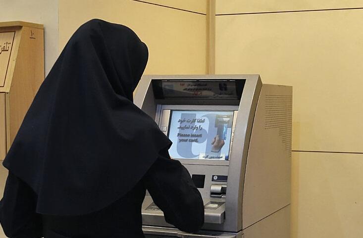 دستور رییس کل بانک مرکزی برای بررسی محدودیت کارت به کارت