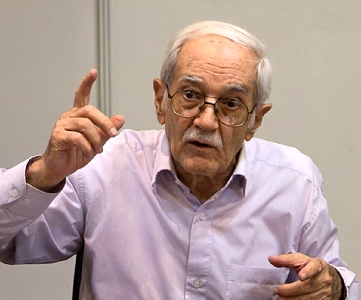 کسانی که ارز گرفتند و کالا وارد نکردند باید محاکمه شوند کسانی که ارز گرفتند و کالا وارد نکردند باید محاکمه شوند