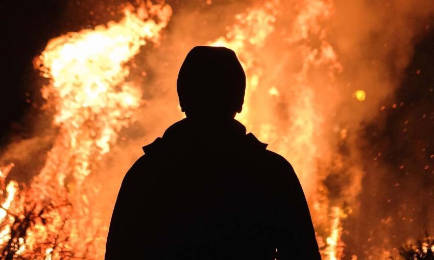 بین این همه مسئول، کسی مشکل فرزند شهید را حل نکرد