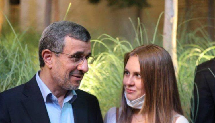 عکس های جنجالی و حاشیه ساز محمود احمدی‌نژاد در نمایشگاه اکسپوی دوبی