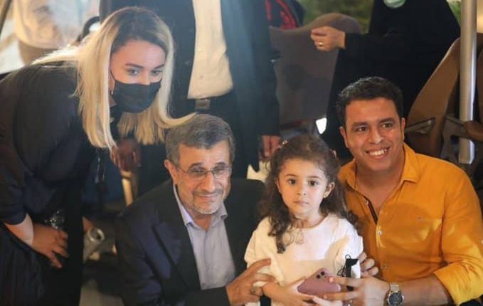 عکس های جنجالی و حاشیه ساز محمود احمدی‌نژاد در نمایشگاه اکسپوی دوبی