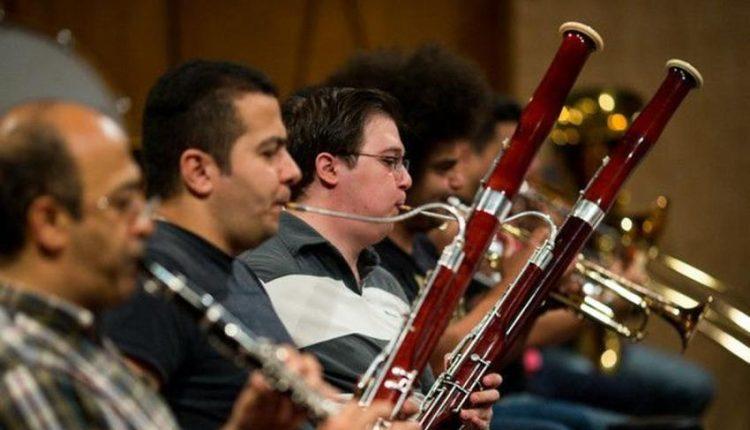 دعوای «ساز» و «نان»/ چرا یک مقام مسئول در جمهوری اسلامی ایران هنوز فرهنگ را کم اهمیت‌تر از نان شب می‌داند؟