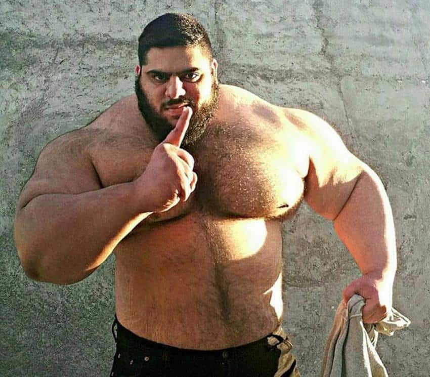 هالک ایرانی یا رستم دستان؛ سجاد غریبی چطور توجه عمومی را به خود جلب کرد؟/ داستان زندگی پسر اهوازی که شایعاتش از خودش بزرگتر است