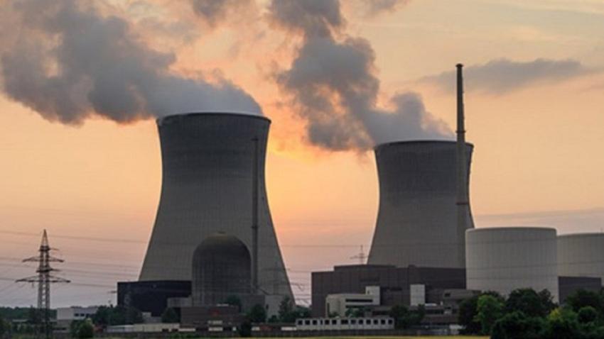 عضو کمیسیون انرژی: تابستان حتماً قطعی چند ساعته برق داریم/نیروگاه‌ها، چاره‌ای جز سوزاندن مازوت ندارند/ مردم کولرهای قدیمی را عوض کنند