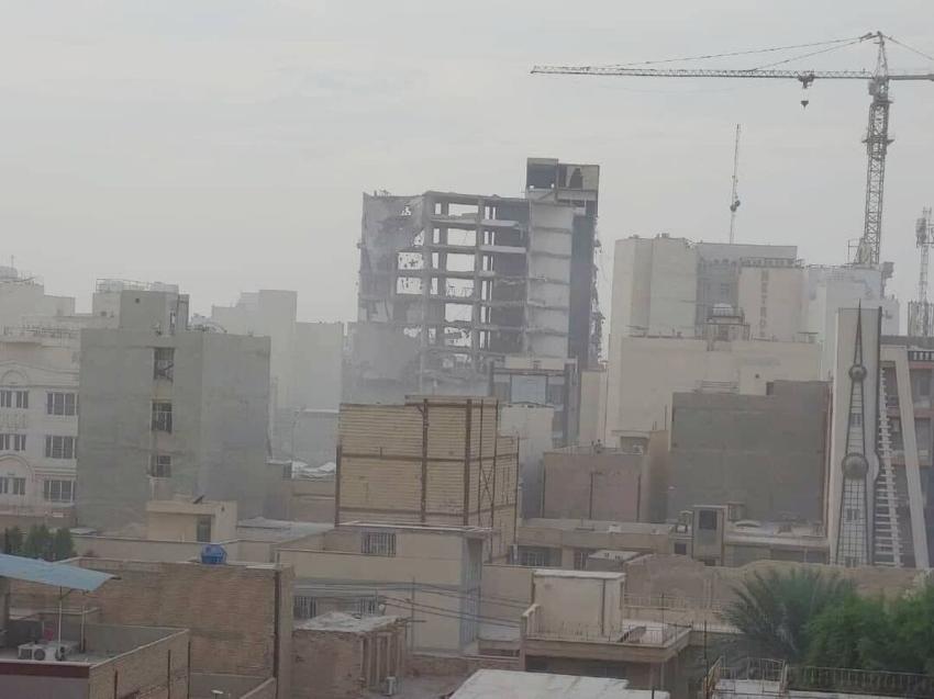 باقی‌مانده ساختمان متروپل فروریخت/ یک نفر کشته شد (+فیلم)