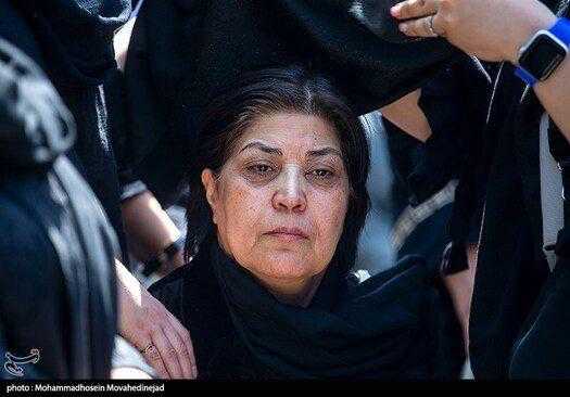 مراسم خاکسپاری مرحوم کیومرث پوراحمد با حضور هنرمندان (تصاویر)