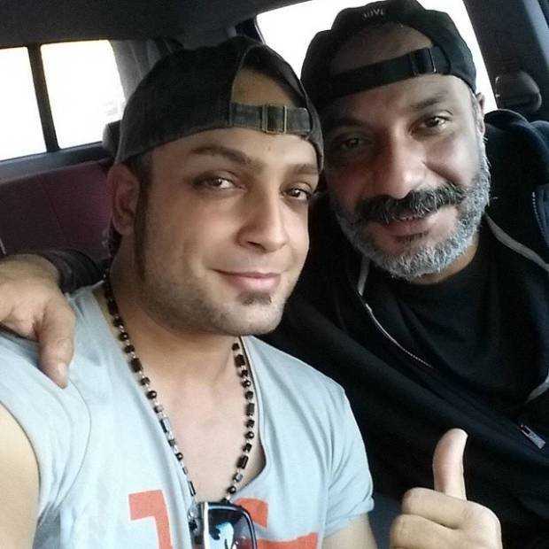 محمد مهدی معارفی، خواننده مشهور به متین دو حنجره در کنار هنرپیشه مشهور محمد مهدی معارفی، خواننده مشهور به متین دو حنجره در کنار هنرپیشه مشهور