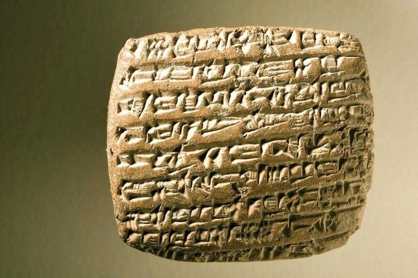 معاون میراث فرهنگی: الواح هخامنشی را به ایران آوردیم اما جا نداریم در معرض دید مردم قرار دهیم