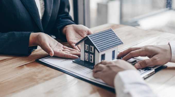 عواقب فروش ملک به دو نفر؛ از تقابل حقوقی تا راه‌ حل‌ های قانونی