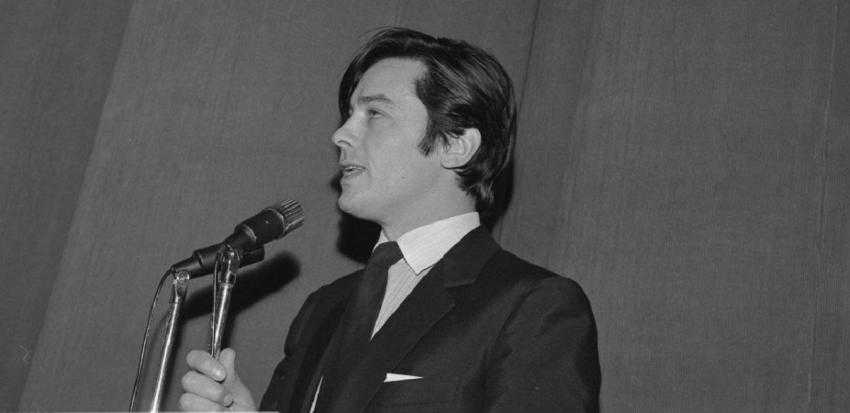 عکس‌های منتشرنشده از سفر «آلن دلون» به تهران در سال ۱۳۴۸