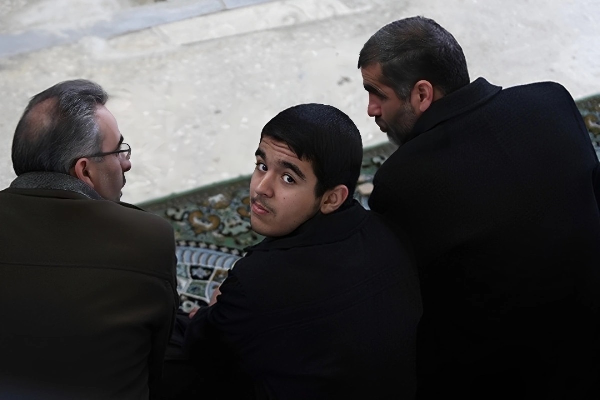 3 سوال از علی نیکزاد که پسرش مأمور پلیس را زیر گرفت: آنجا پر از دوربین است؛ فیلم تصادف را منتشر کنید 3 سوال از علی نیکزاد که پسرش مأمور پلیس را زیر گرفت: آنجا پر از دوربین است؛ فیلم تصادف را منتشر کنید