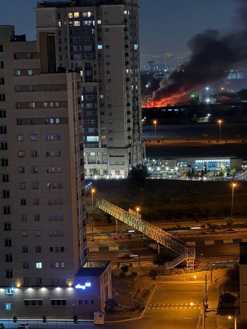 تصویر آتش سوزی پس از انفجار در غر ب تهران