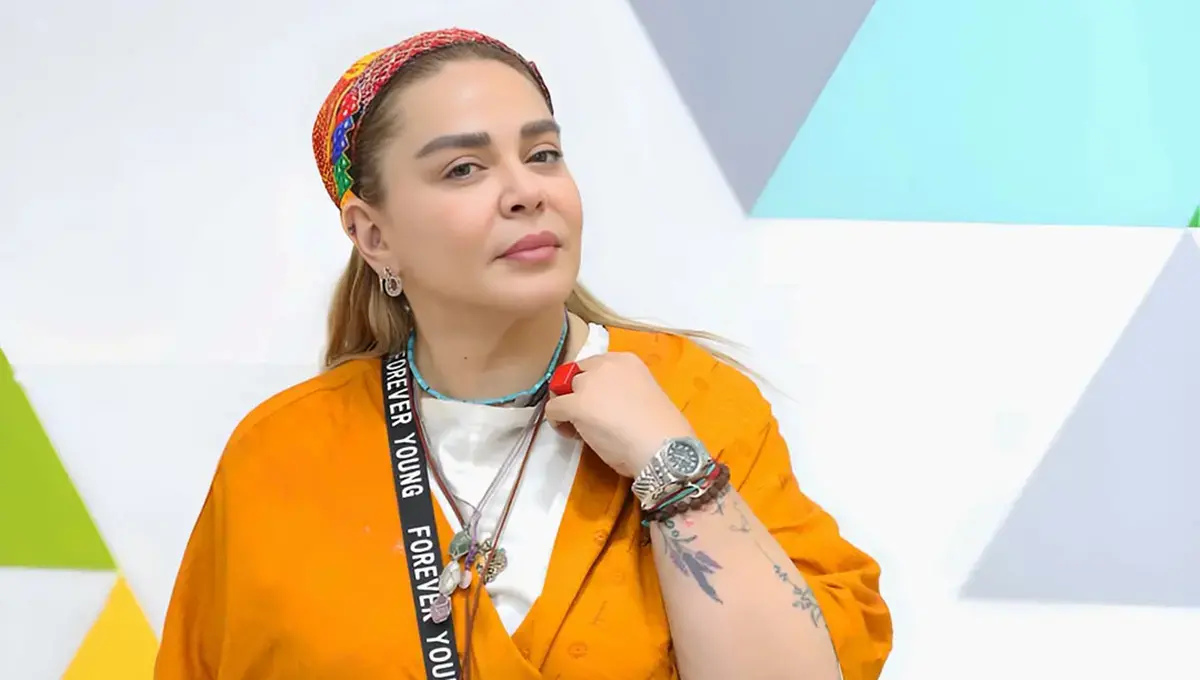 حضور بهاره رهنما با استایلی متفاوت در پردیس سینمایی باغ کتاب (عکس)