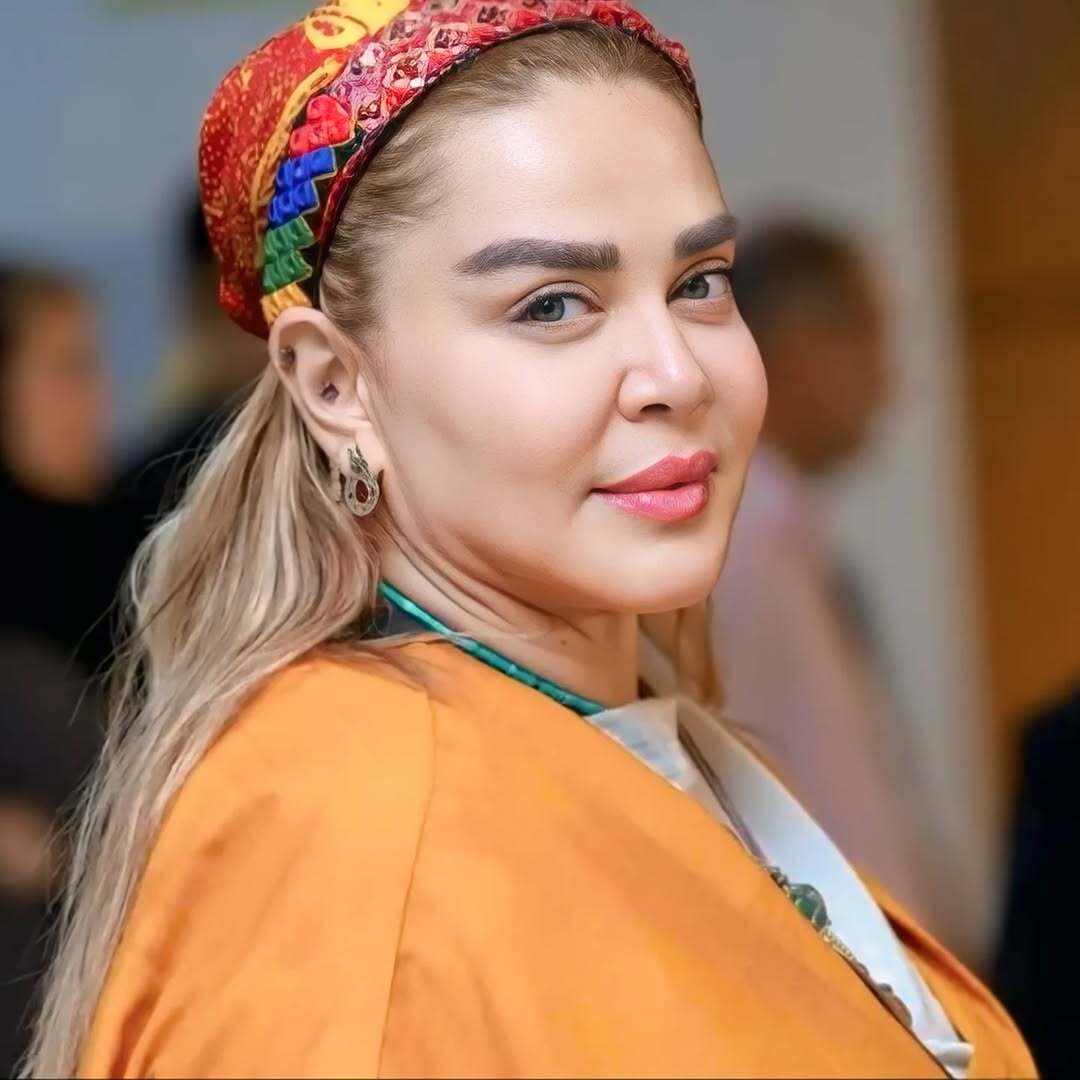 حضور بهاره رهنما با استایلی متفاوت در پردیس سینمایی باغ کتاب (عکس)