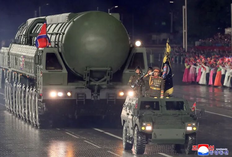 کره شمالی از مخوف‌ترین موشک اتمی رونمایی کرد: تهدید آمریکا؟