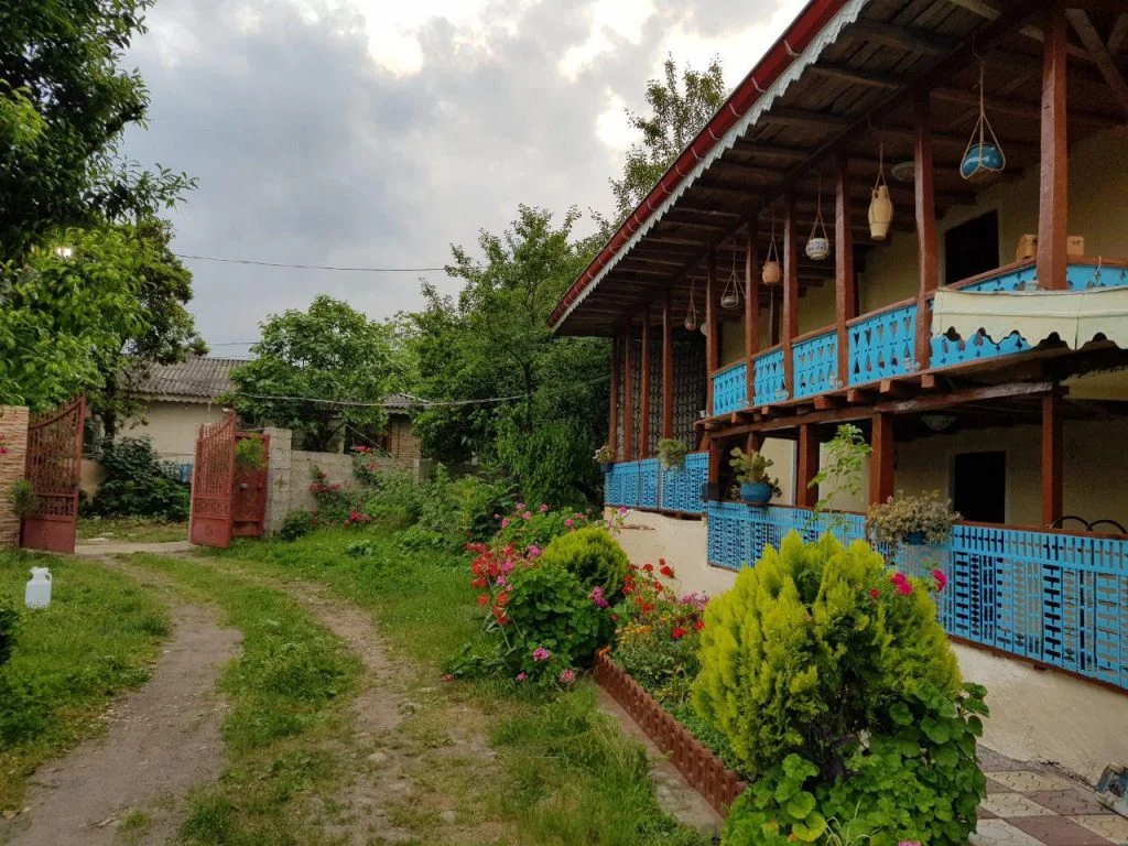 رشت یا بندر انزلی؛ کدام شهر گیلان را برای سفر انتخاب کنیم؟