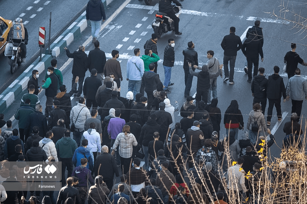 تجمع اعتراضی در لاله‌زار و مرکز تهران: گزارش میدانی و تصاویر