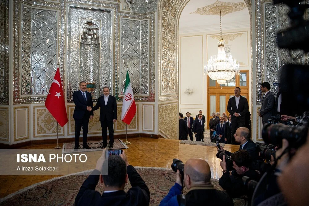 اولین سفر یک وزیر خارجه به تهران بعد از گذشت 5 ماه از جنگ / «فیدان» ترکیه در تالار آئینه / «وان» محل چهارمین کنسولگری ایران