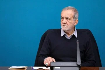 پشت پرده تغییر رئیس بانک مرکزی: پزشکیان از دلیل استعفای فرزین می‌گوید