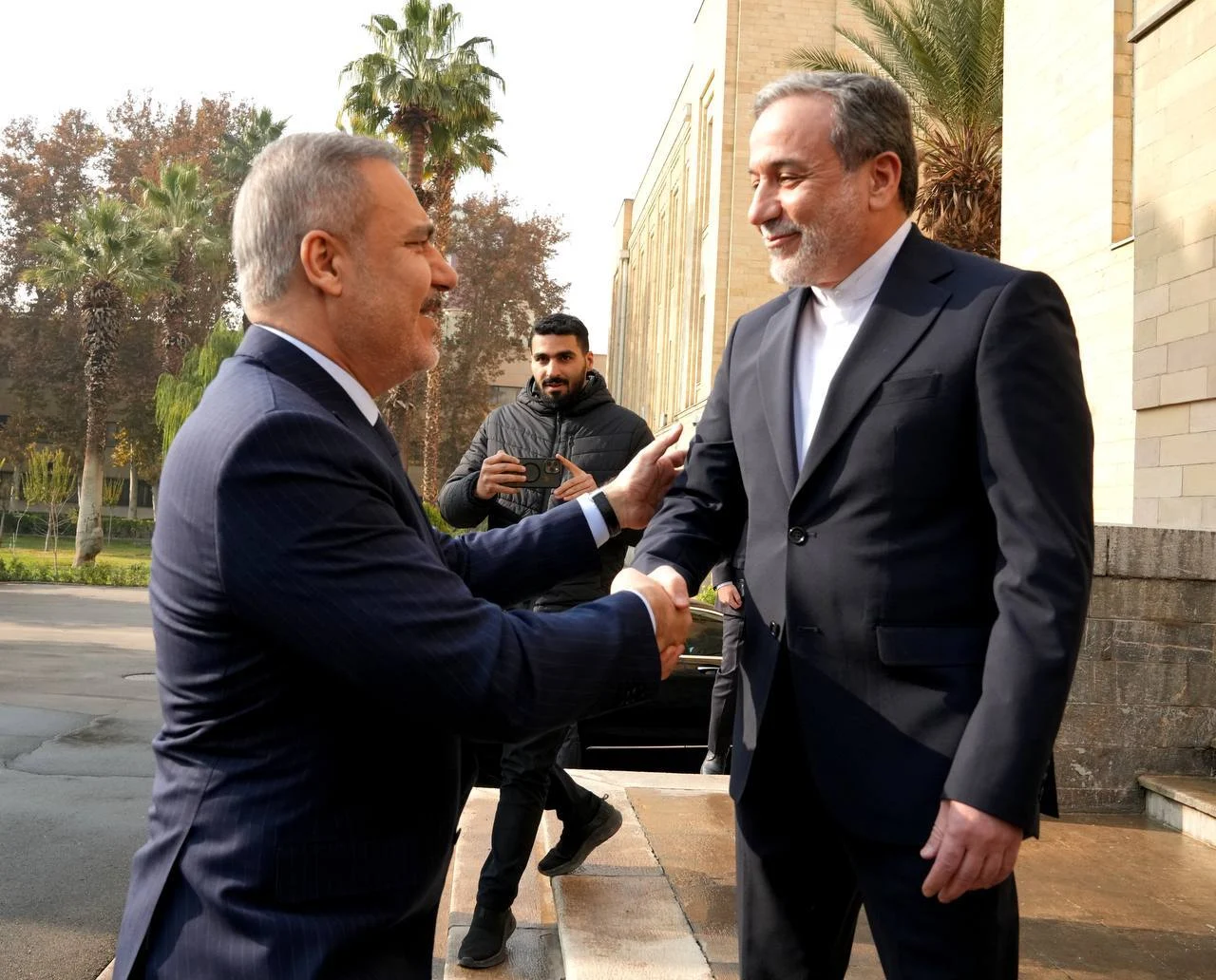 اولین سفر یک وزیر خارجه به تهران بعد از گذشت 5 ماه از جنگ / «فیدان» ترکیه در تالار آئینه / «وان» محل چهارمین کنسولگری ایران