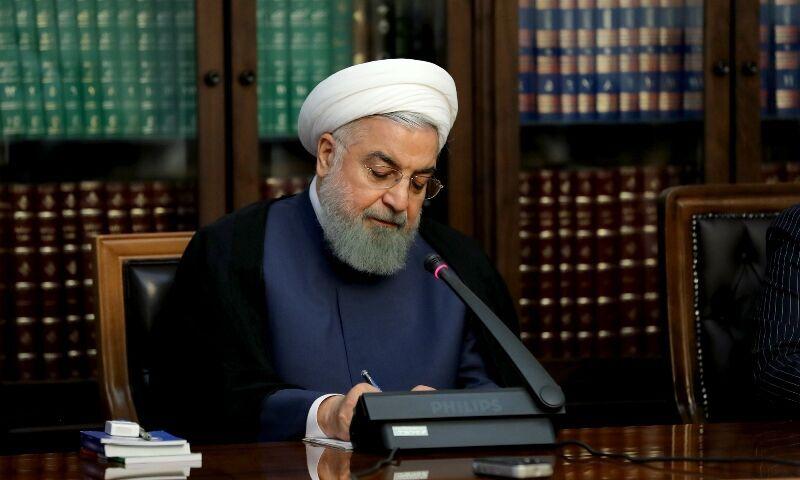 روحانی :دست همه فداکاران و مدافعان سلامت را می بوسم|خبر فوری