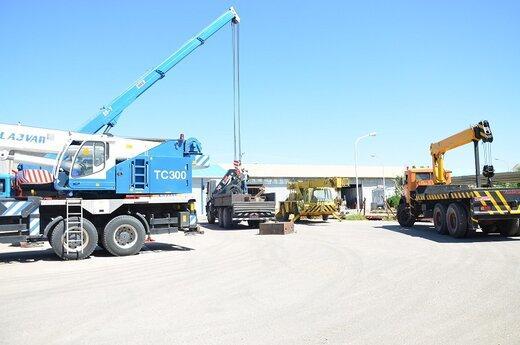 دستگیری سارقی که با جرثقیل اجاره‌ای، خودروها را می‌برد و می‌فروخت