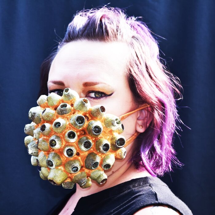 ماسک‌های خلاقانه‌ای که هنرمندان مشهور جهان طراحی کردند|خبر فوری