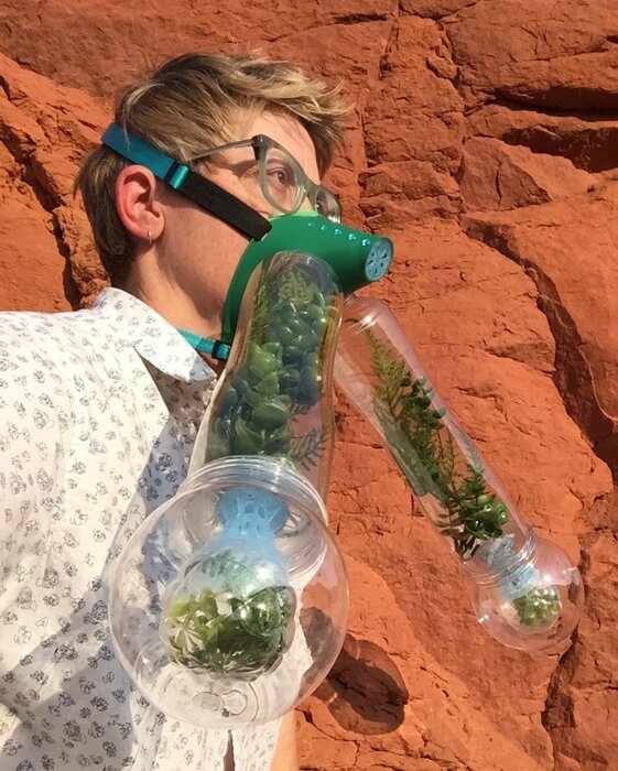 ماسک‌های خلاقانه‌ای که هنرمندان مشهور جهان طراحی کردند|خبر فوری