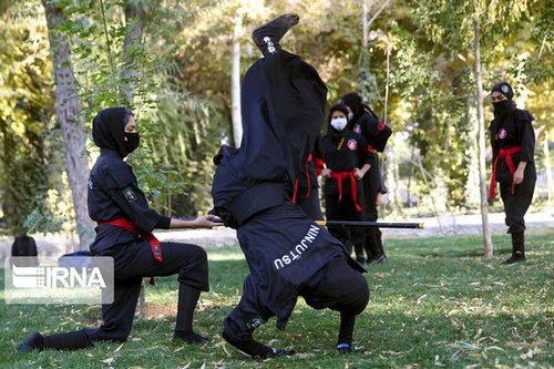دختران نینجا در بوستان‌های جنگلی اصفهان (عکس)