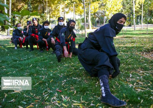دختران نینجا در بوستان‌های جنگلی اصفهان (عکس)