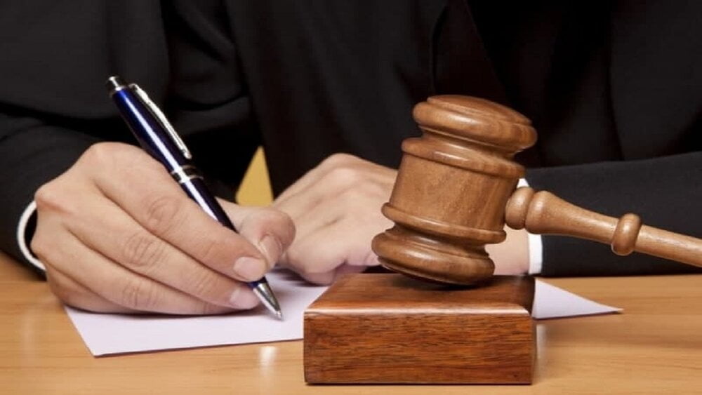 زوج20و 23ساله،3 ماه بعد از عقد برای طلاق به دادگاه رفتند/ ما بدون اطلاع پدر و مادرمان عقد کردیم