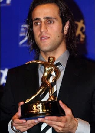 ۱۶ سال پیش، علی کریمی مرد سال فوتبال آسیا شد